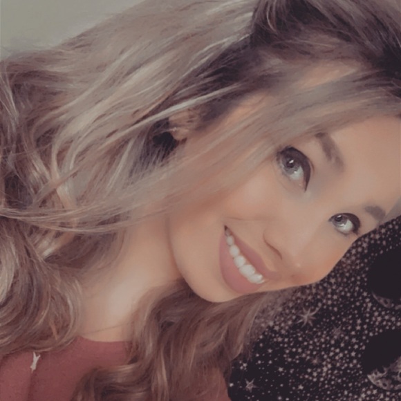 Meet your Posher, Tabitha - Picture 2 of 16